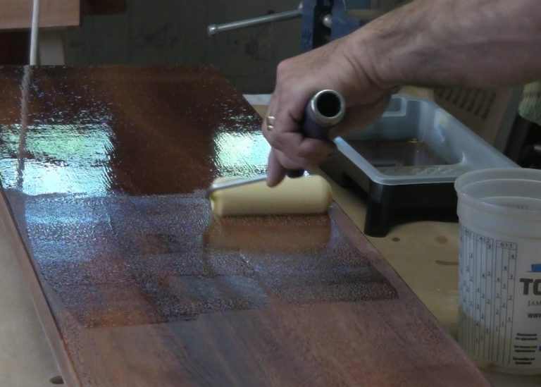 Applying Spar Varnish Boston Whaler 13 Restoration Part 11