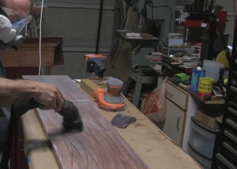 Applying Spar Varnish Boston Whaler 13 Restoration Part 11